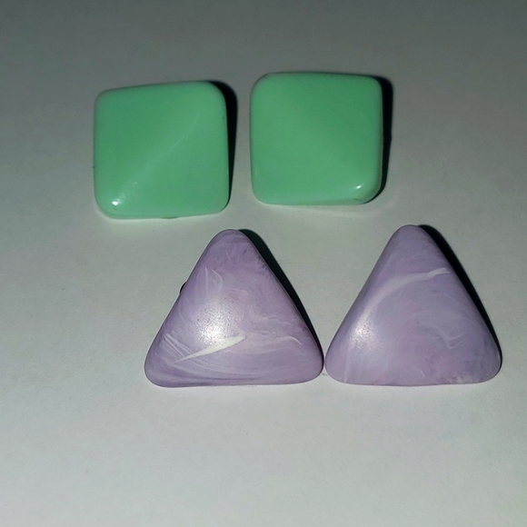 Retro Earrings - Picture 1 of 3